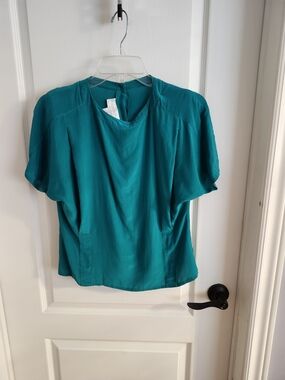 Green Short-Sleeve Blouse